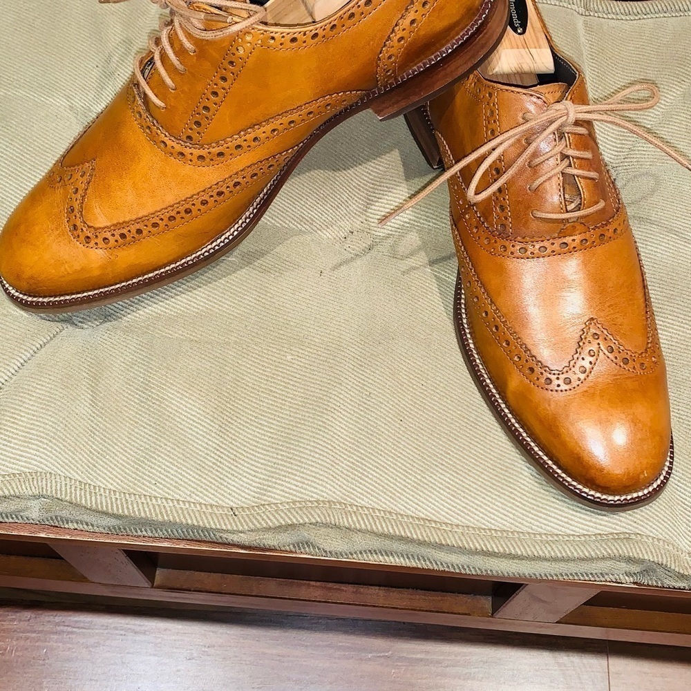 Cole Haan British Tan Wing Tip Oxfords. - Picture 2 of 15